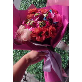 Doçuras Da Alê - Bolo aniversário com flores todo delicado 😍