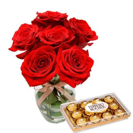 Rosas no vaso de vidro+ Ferrero Roche