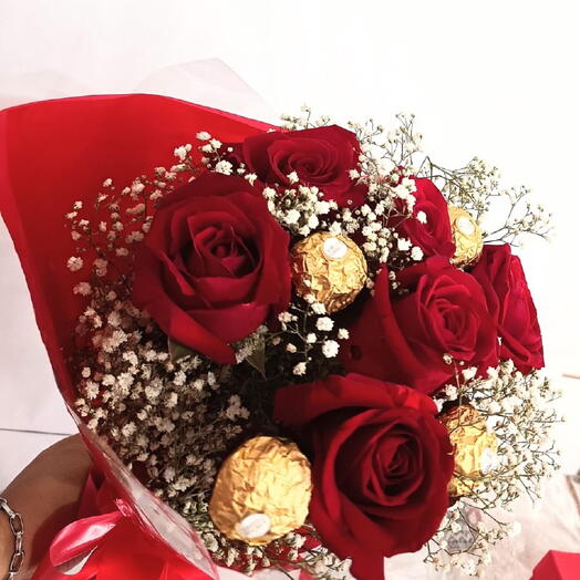 Buquê de rosas e Ferrero Rocher