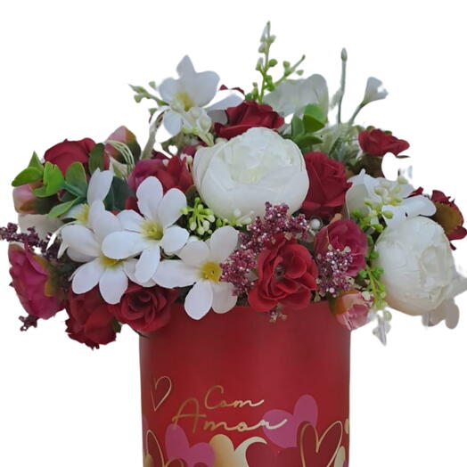 Arranjo com amor com flores artificiais Dia internacional das Mulheres