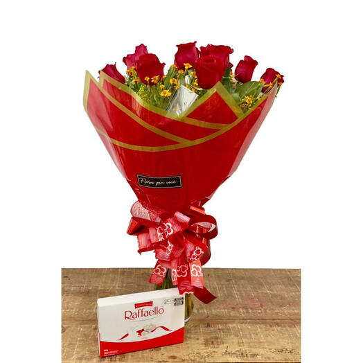 Vaso com 10 Rosas Vermelhas com Raffaello