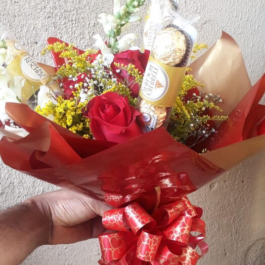 Buquê 3 rosas com Ferreiro Rochê