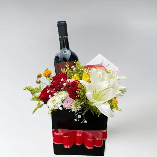 Box Com Flores, Vinho e Chocolate