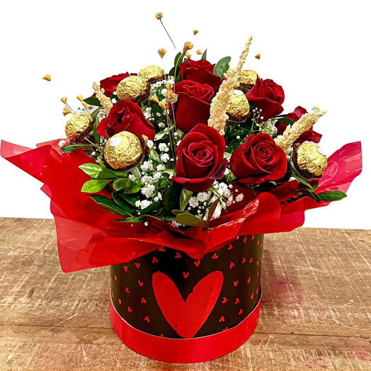 Box com 8 Rosas Vermelhas e Ferrero Rocher