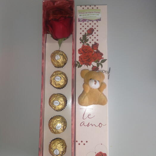 Caixa com 6 chocolates 1 rosa e mini chaveiro