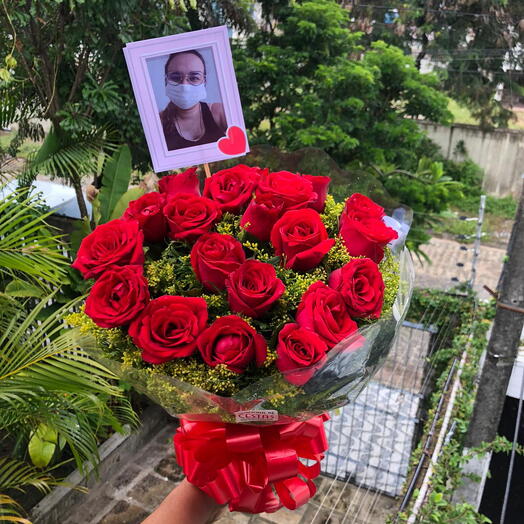 Buquê com 20 Rosas personalizado com foto