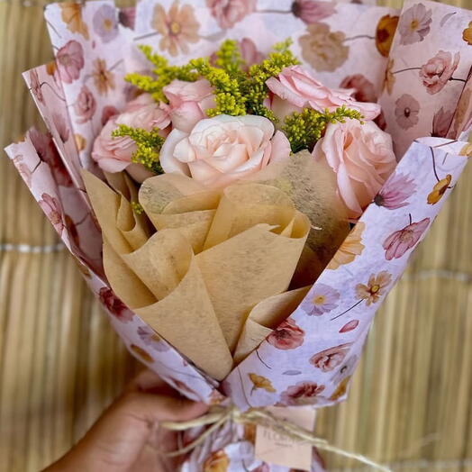 Buquê com 8 Rosas