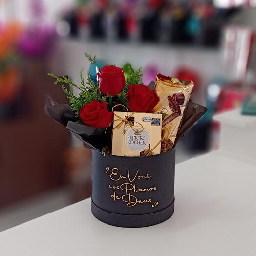 Box de rosas com chocolates