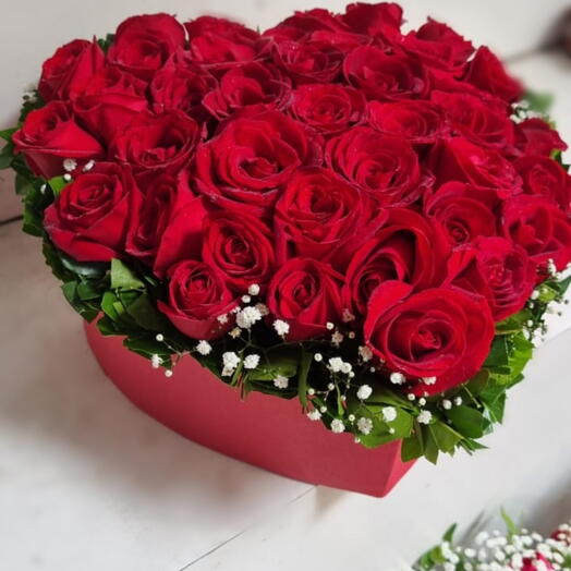 30 Rosas no box coração ♥