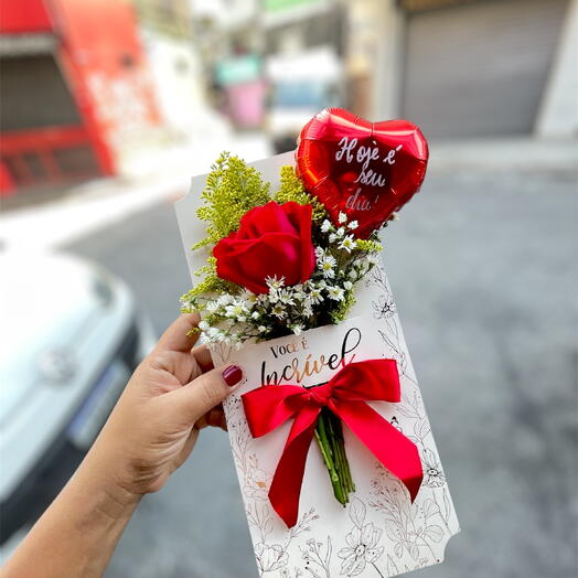 Cartão Premium Rosa com Mini Balão