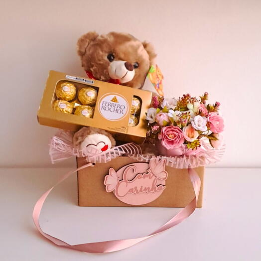 Cesta mimo com urso,chocolate e flores