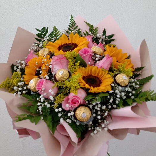 Bouquet de Girassol com Rosas e Ferrero Rocher