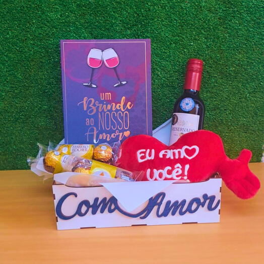 Cesta com Vinho Chocolate " Um brinde ao nosso amor"