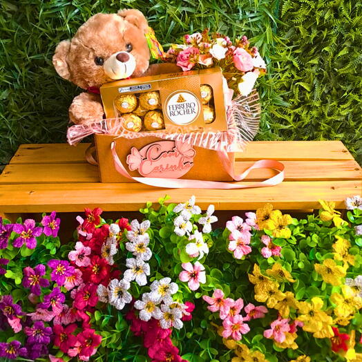 Cesta mimo com urso,chocolate e flores