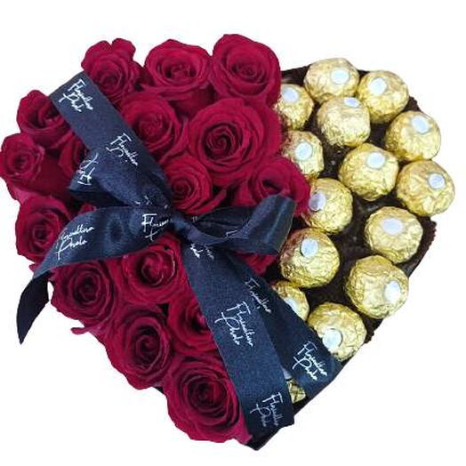 Box Coração Com Rosas e Ferrero