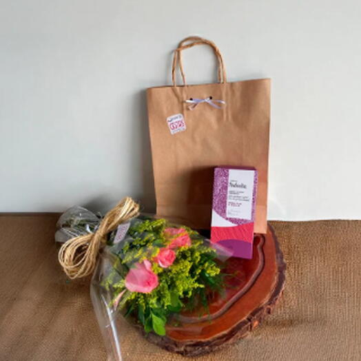Combo Natura Encanto de Rosas: Delicadeza e Cuidado Em Um Presente Exclusivo