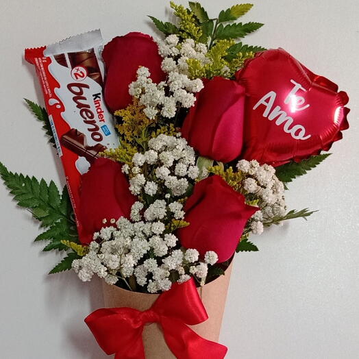 Cone de Rosas com Kinder e Mini Balão