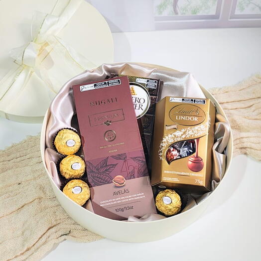 Cesta Romântica - Cesta de Chocolates Finos