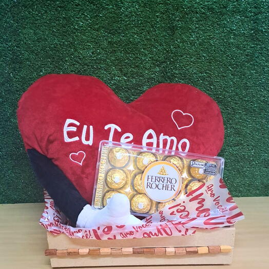 Cesta, Almofada Coração e Chocolate Ferrero Rocher