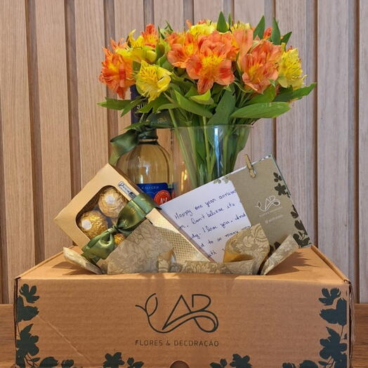 Box AB flores com flores vaso de vidro, chocolate e vinho verde